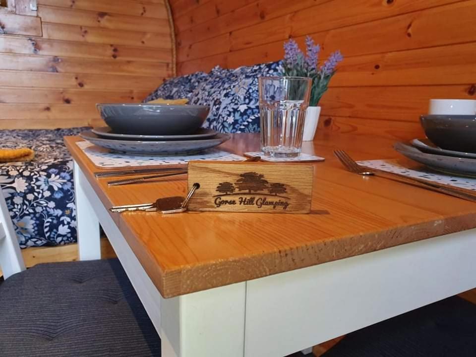 Gorse Hill Glamping Hotel นิวคาสเซิล ภายนอก รูปภาพ